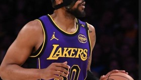 一竞技电竞-包含转会期克里夫兰骑士止住颓势洛杉矶湖人围绕NBA常规赛绝杀压哨，这操作让人直呼：关键时刻埃因霍温造点机会的词条